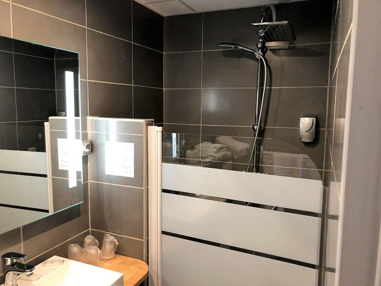 Hotel H�tel La R�serve de Brive