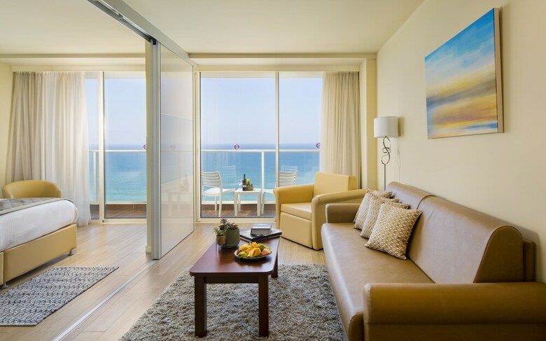 Hotel Ramada Resort By Wyndham Hadera Beach