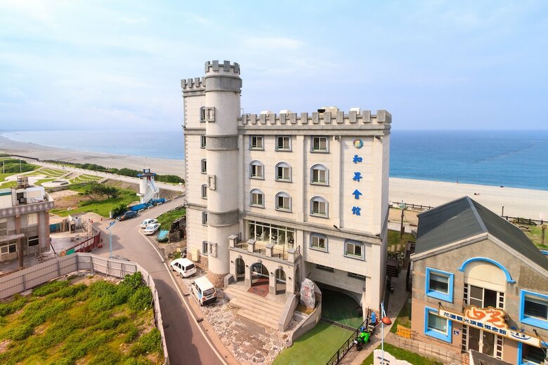 Sunrise Hotel