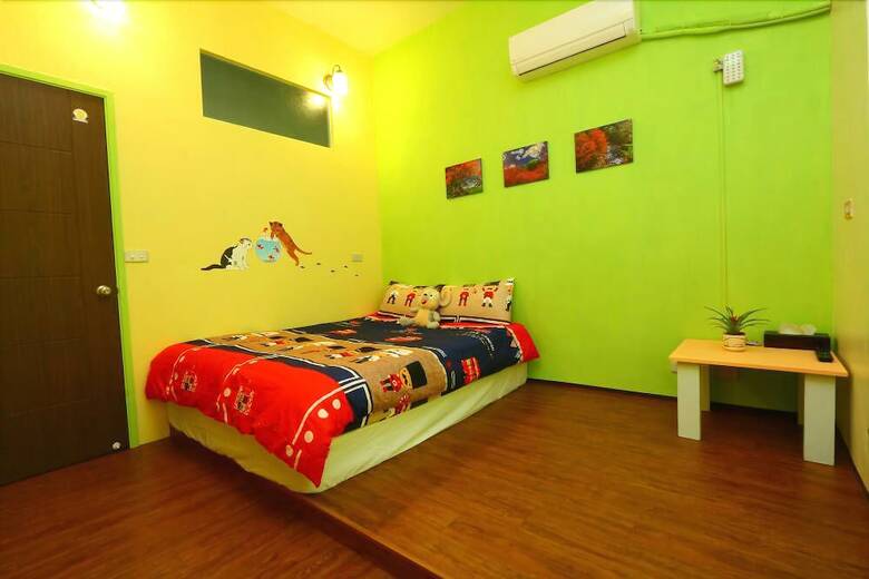 Hotel Time Traveling Hostel