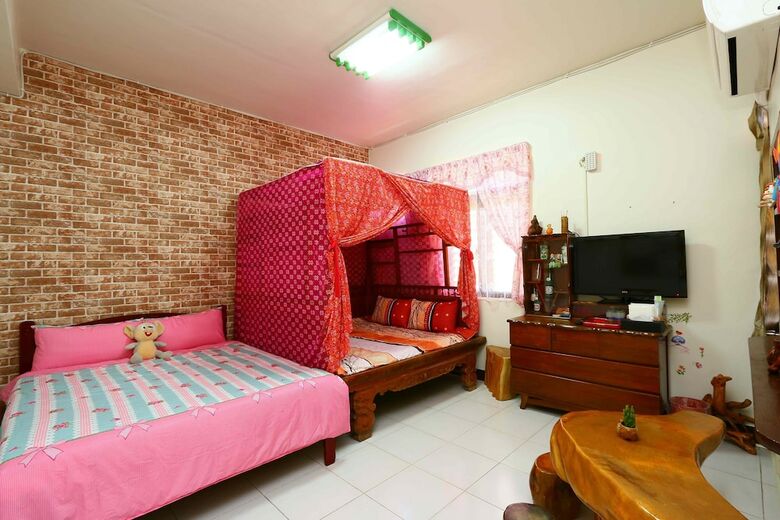 Hotel Time Traveling Hostel