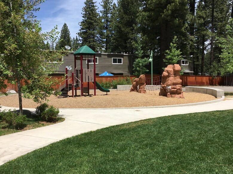 Motel Tahoe Cottage Inn