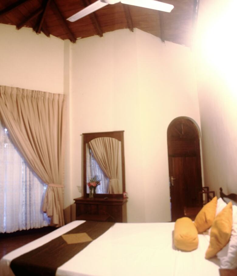 Hotel Tree Breeze Inn