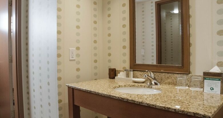 Hotel River Cree Resort And Casino