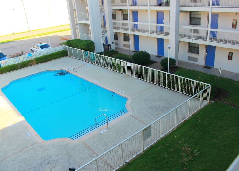 Hotel Good Gracious Inn