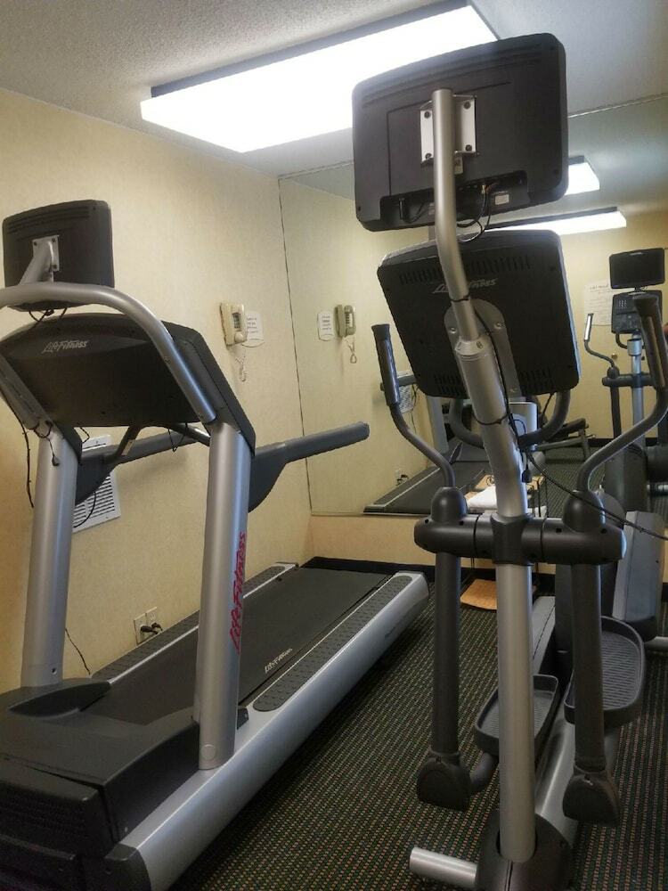 Cloverleaf Suites Charlotte