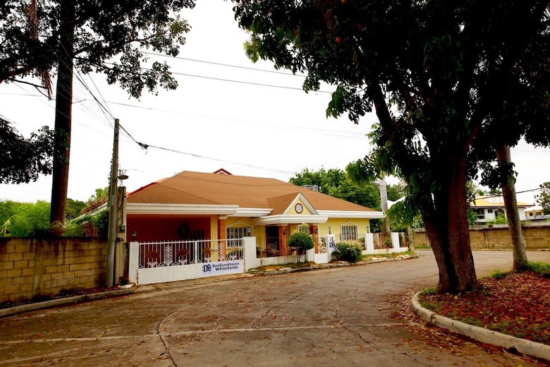 Hotel Dee Guesthouse - White Sands
