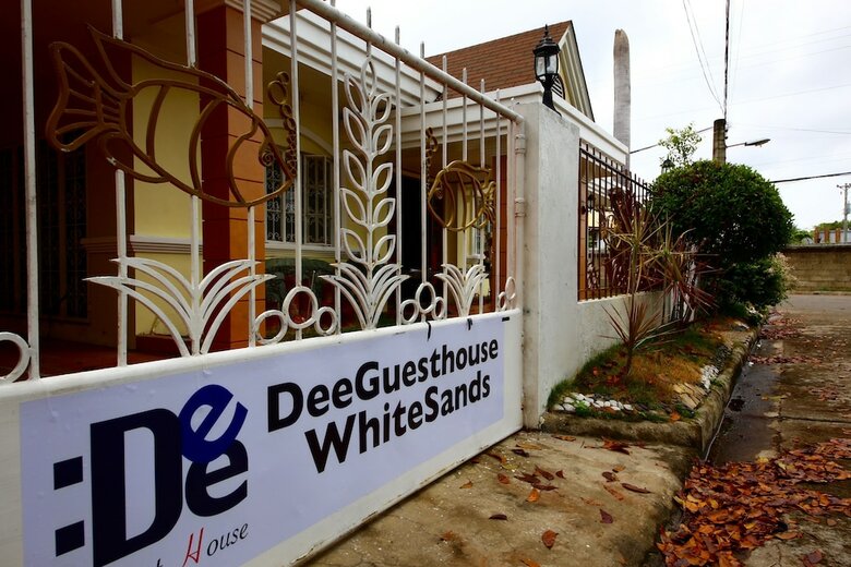 Hotel Dee Guesthouse - White Sands