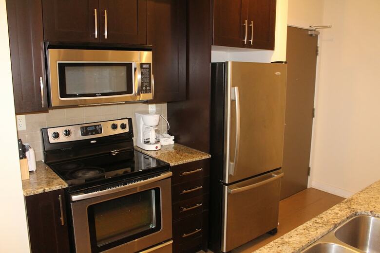 Custom-made Luxury Suite-by Elite Suites