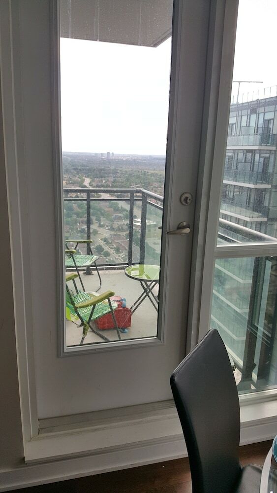 Custom-made Luxury Suite-by Elite Suites