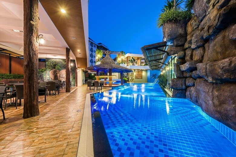 Hotel Chalong Miracle Lakeview Resort & Spa
