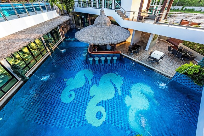 Hotel Chalong Miracle Lakeview Resort & Spa