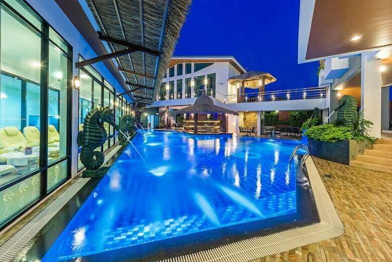 Hotel Chalong Miracle Lakeview Resort & Spa