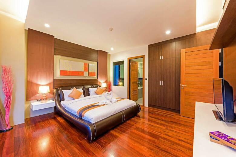 Hotel Chalong Miracle Lakeview Resort & Spa