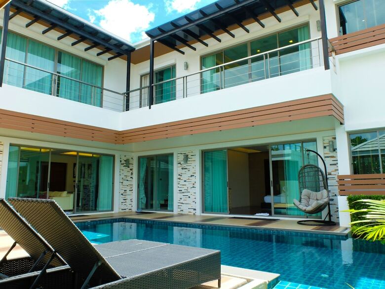 Hotel Chalong Miracle Lakeview Resort & Spa