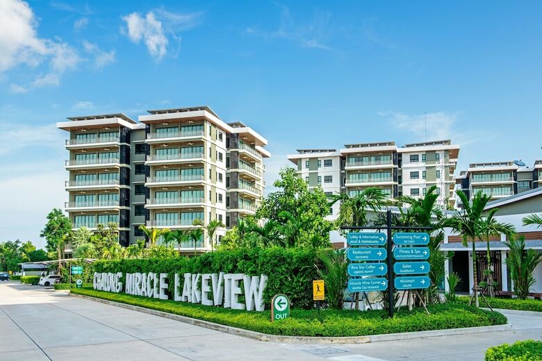 Hotel Chalong Miracle Lakeview Resort & Spa