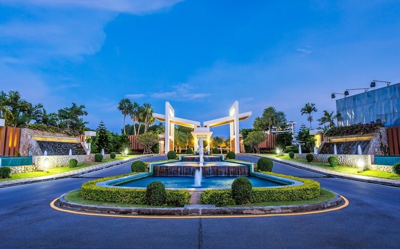 Hotel Chalong Miracle Lakeview Resort & Spa