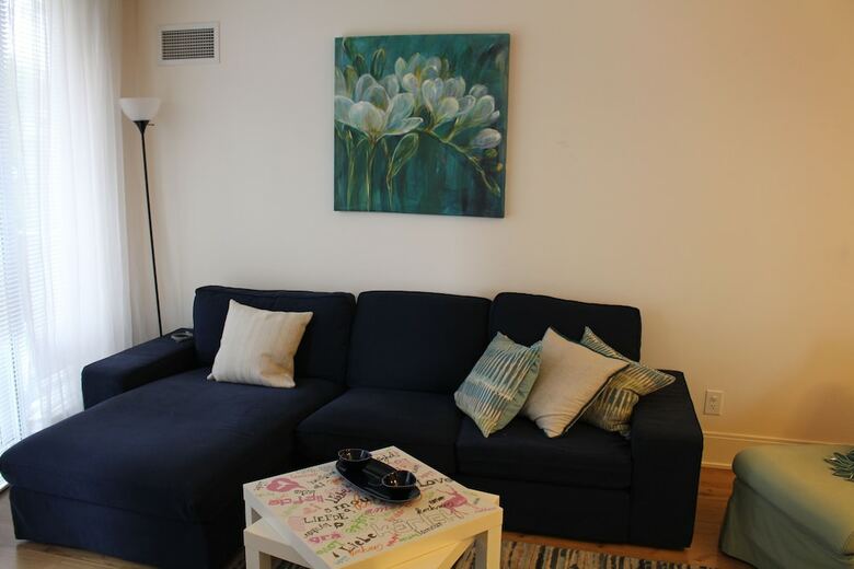 Square One Comfort Suite By Elite Suites