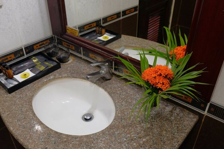 E-outfitting Vang Thong Hotel
