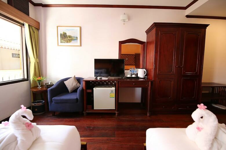 E-outfitting Vang Thong Hotel