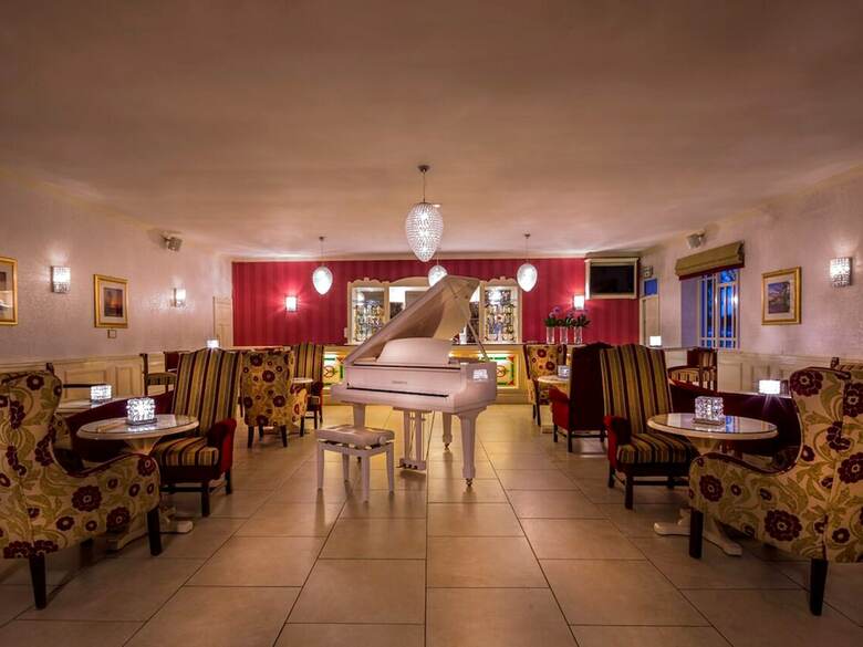 Crover House Hotel