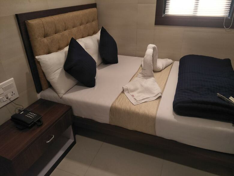 Hotel Avenue Residency