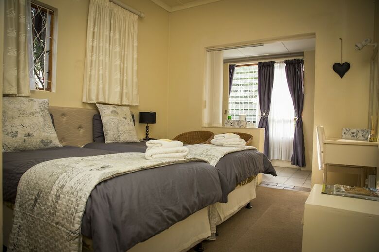 Hotel Sunbird Guest House