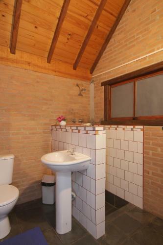 Hostal Canto Da Lua Chal�s E Api�rio