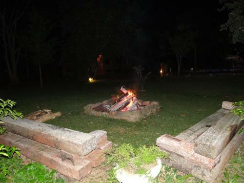 Hostal Canto Da Lua Chal�s E Api�rio