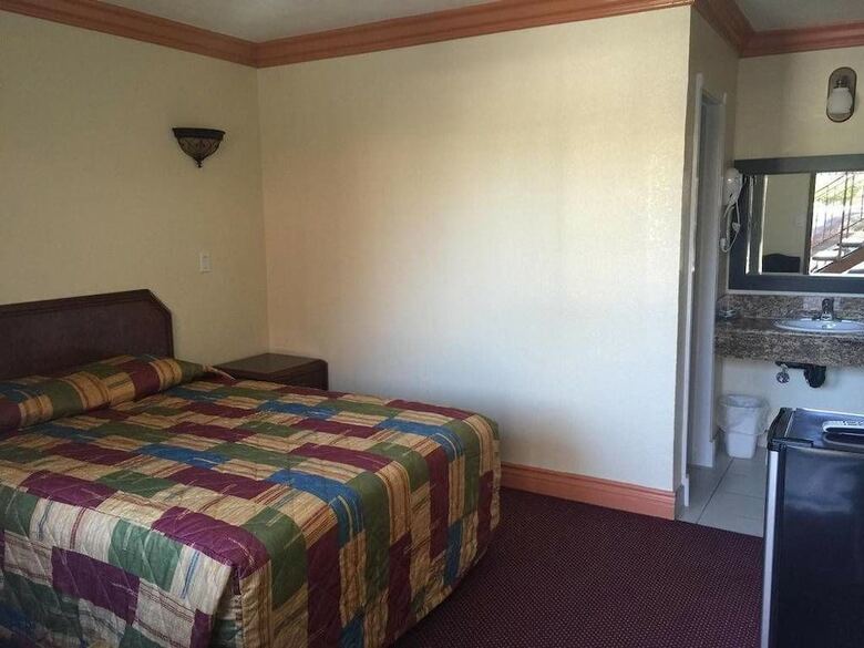 Travel Inn Motel
