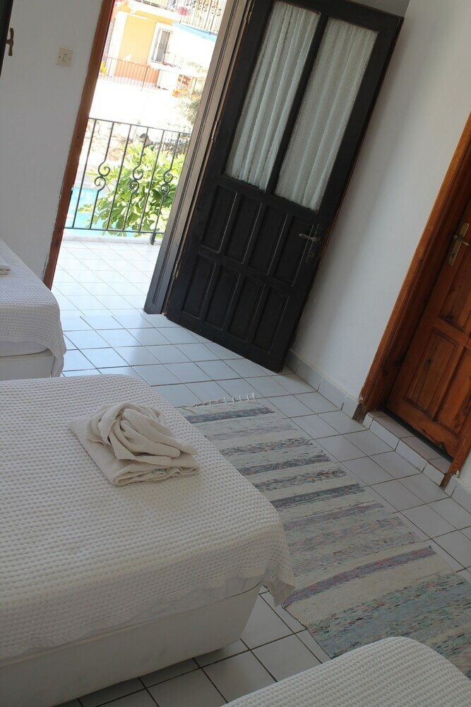 Lizo Hotel