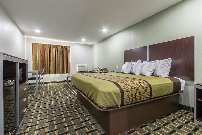 Hotel Scottish Inn And Suites
