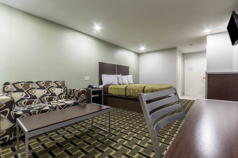 Hotel Scottish Inn And Suites