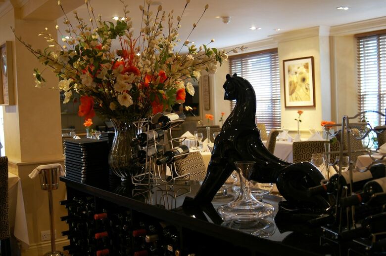 Le Bouchon Brasserie & Hotel