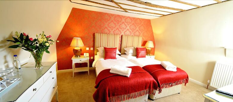 Le Bouchon Brasserie & Hotel