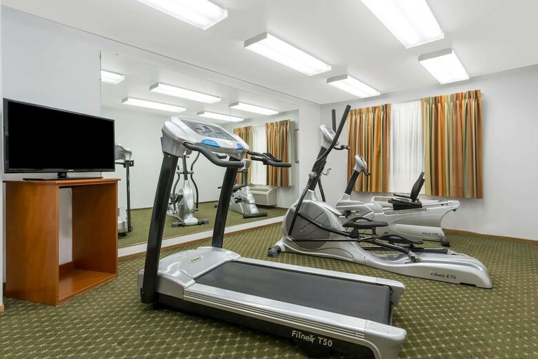 Hotel Super 8 By Wyndham Cloverdale