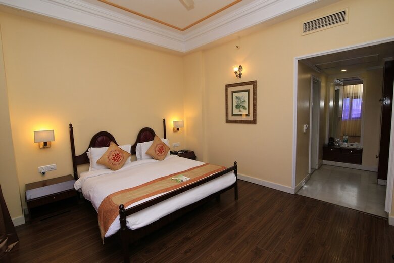 Dynasty Hotel