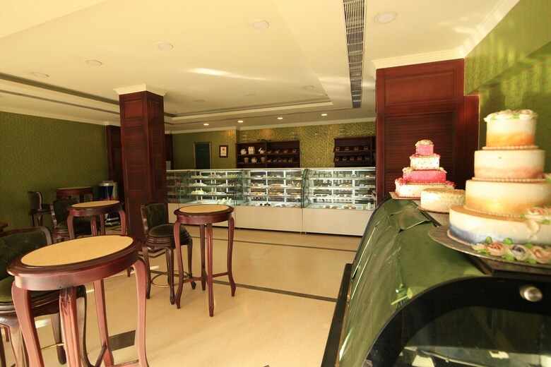 Dynasty Hotel