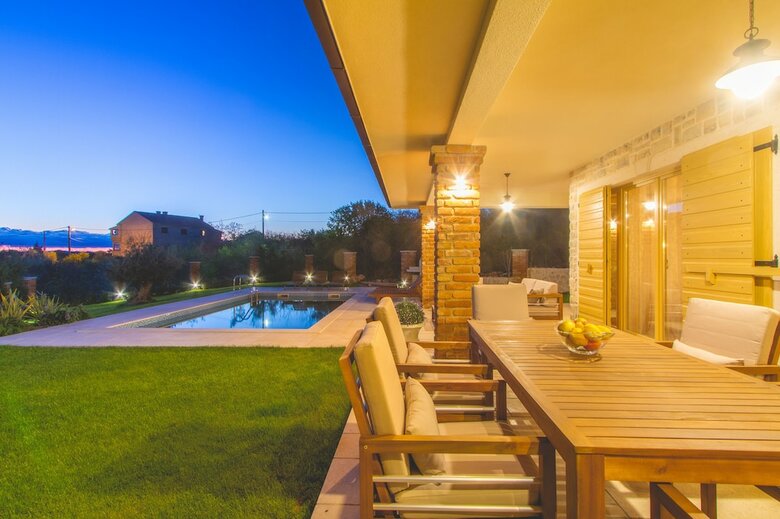 Luxury Villas Kras Ladies