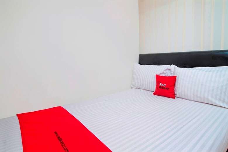 Hotel Reddoorz @ Salemba Raya