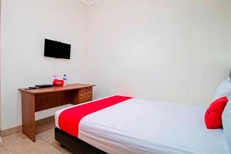 Hotel Reddoorz @ Salemba Raya