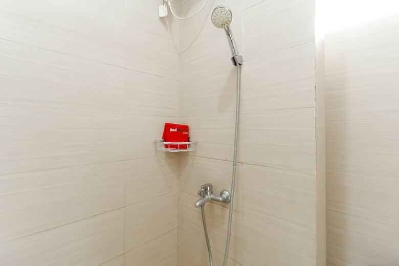 Hotel Reddoorz @ Cipete 2