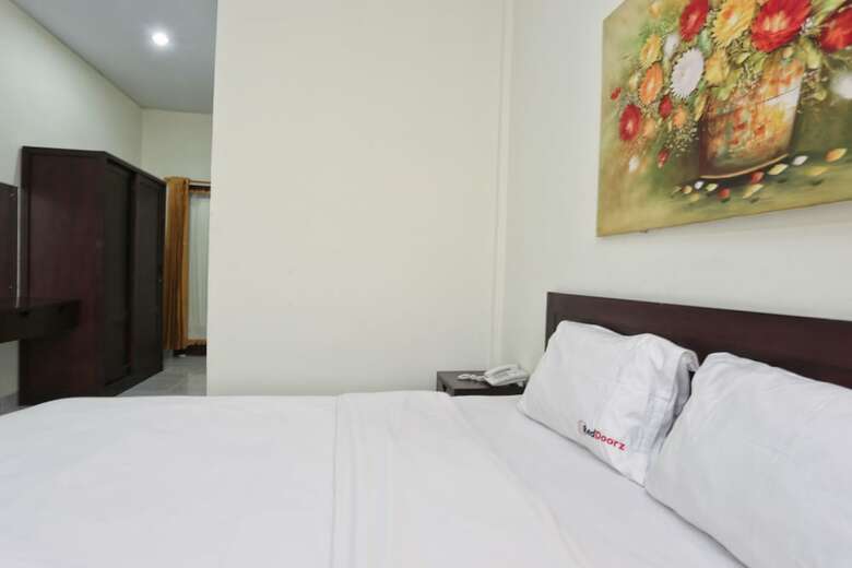 Hotel Reddoorz @ Benesari 2