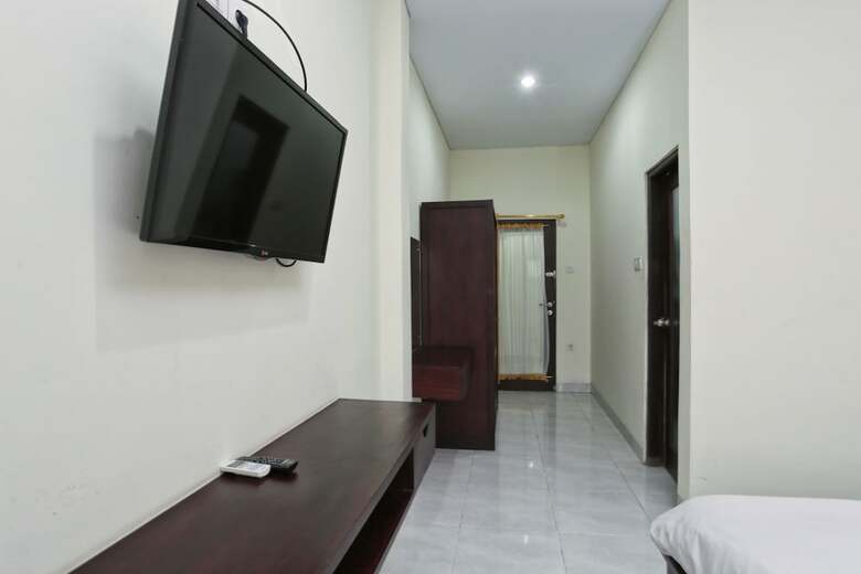 Hotel Reddoorz @ Benesari 2
