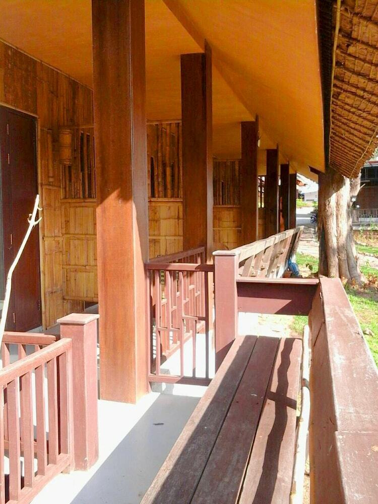 Hotel Suan Mork Kham Resort