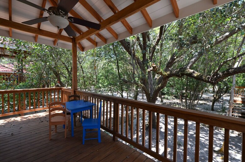 Hotel Mariposa Beach Resort