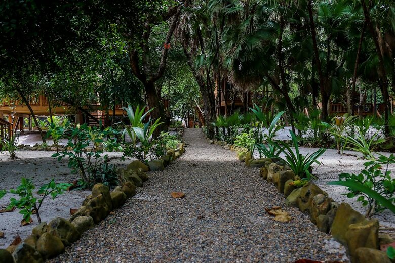 Hotel Mariposa Beach Resort