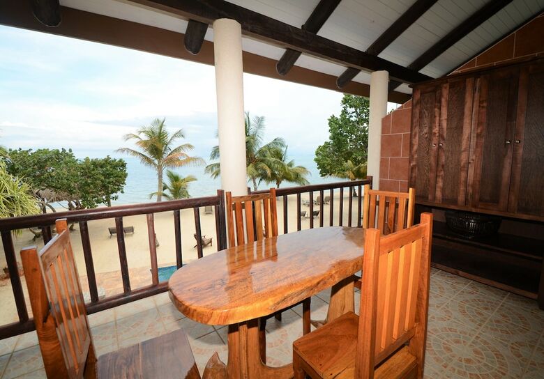 Hotel Mariposa Beach Resort