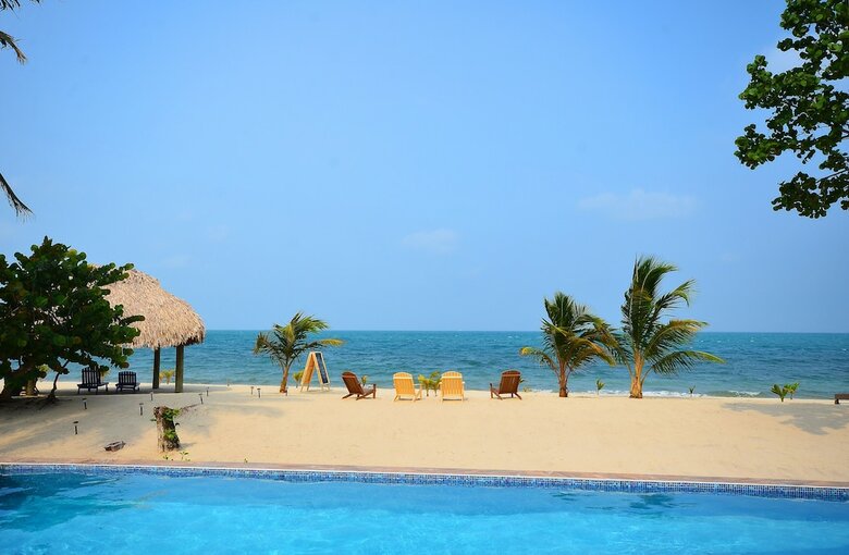 Hotel Mariposa Beach Resort