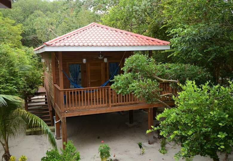 Hotel Mariposa Beach Resort